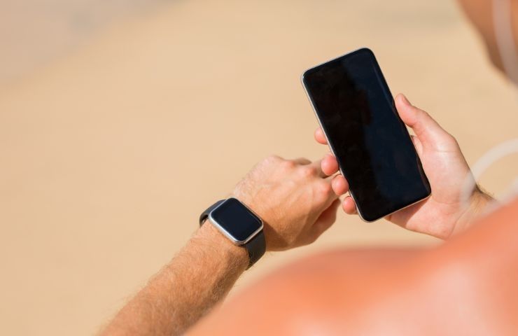 Smartwatch e smartphone connessi