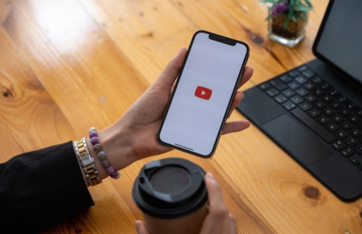 YouTube su smartphone